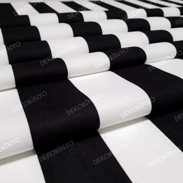 Siyah Çizgili Kumaş