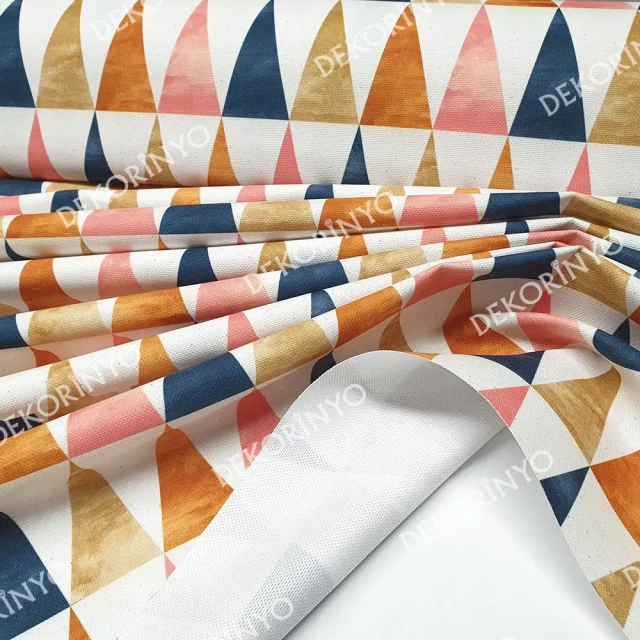 Pastel Renkli Üçgenler Kumaş