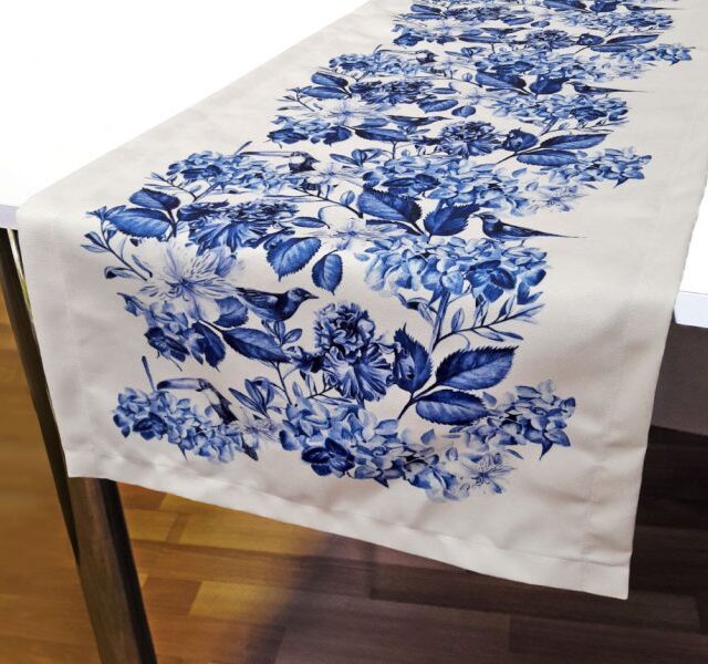 Mavi Soft Çiçekler Runner