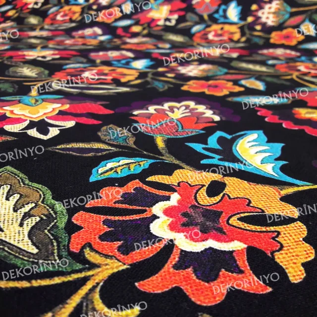 Nakış Efektli Çiçek Desenli Kumaş