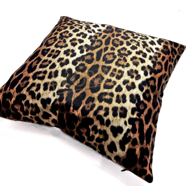 Leopar Desenli Kırlent