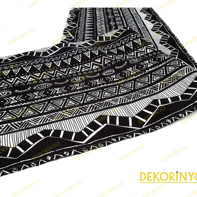 Siyah Beyaz Aztek Desenli Runner