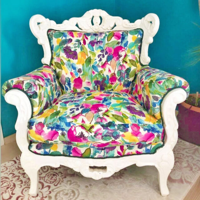 Sulu Boya Desenli Döşemelik Kumaş