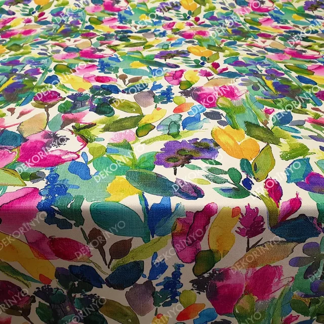 Sulu Boya Desenli Döşemelik Kumaş