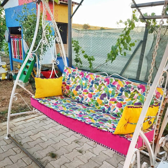 Sulu Boya Desenli Döşemelik Kumaş