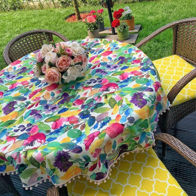 Sulu Boya Desenli Döşemelik Kumaş