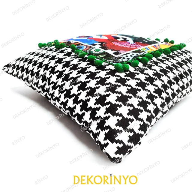 Frida ve Kaz Ayağı Kare Yastık