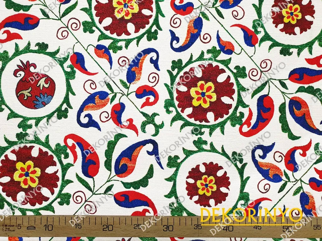 Özbek Çiçek Desenli Döşemelik Kumaş