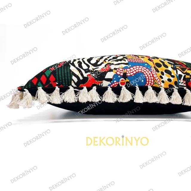 Safari Desenli Püsküllü Dikdörtgen Kırlent