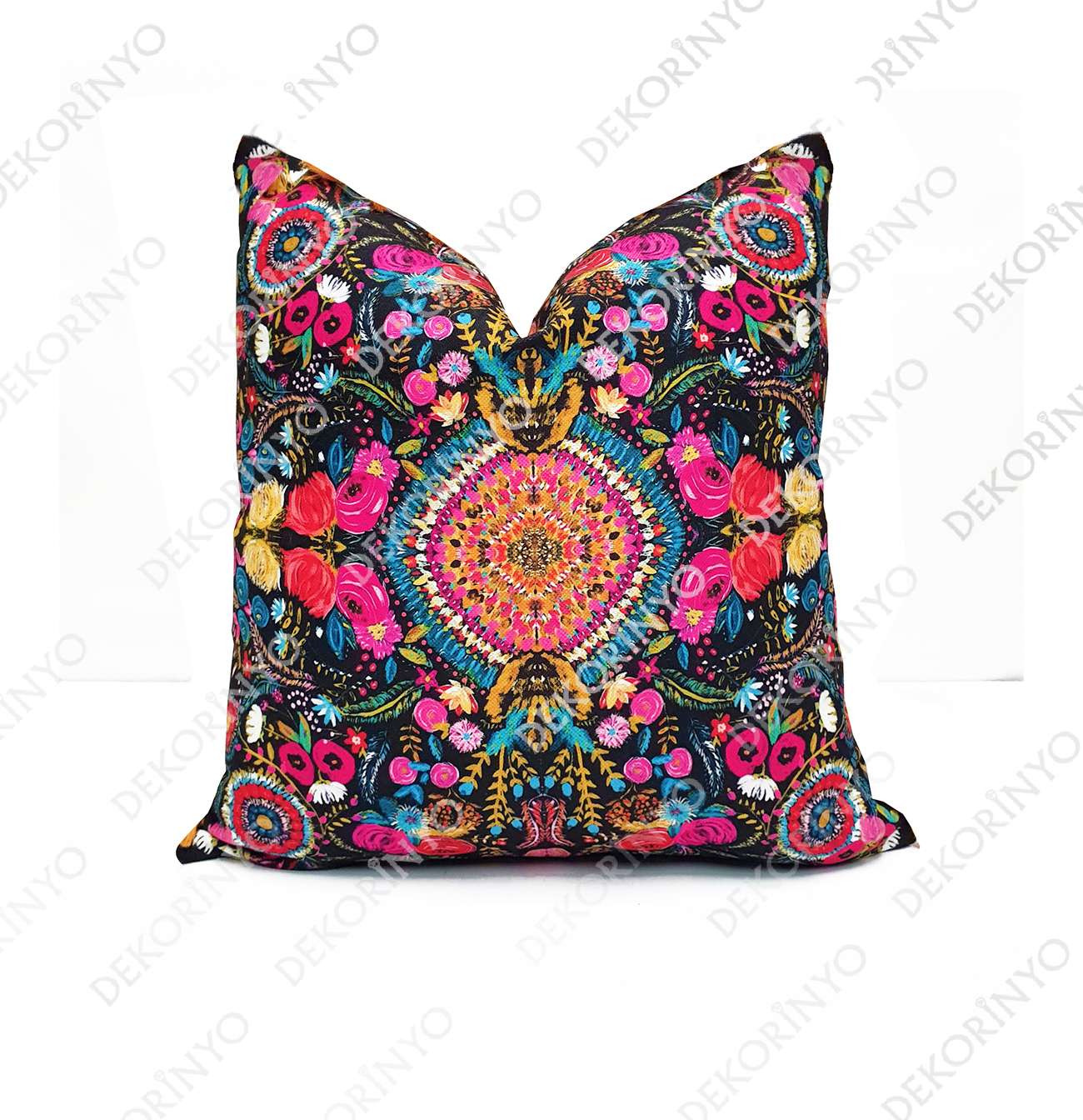 Afgan Motifleri Temalı Kare Kırlent