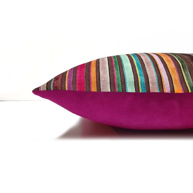 Kadife Görünümlü Renkli Çizgili Kırlent