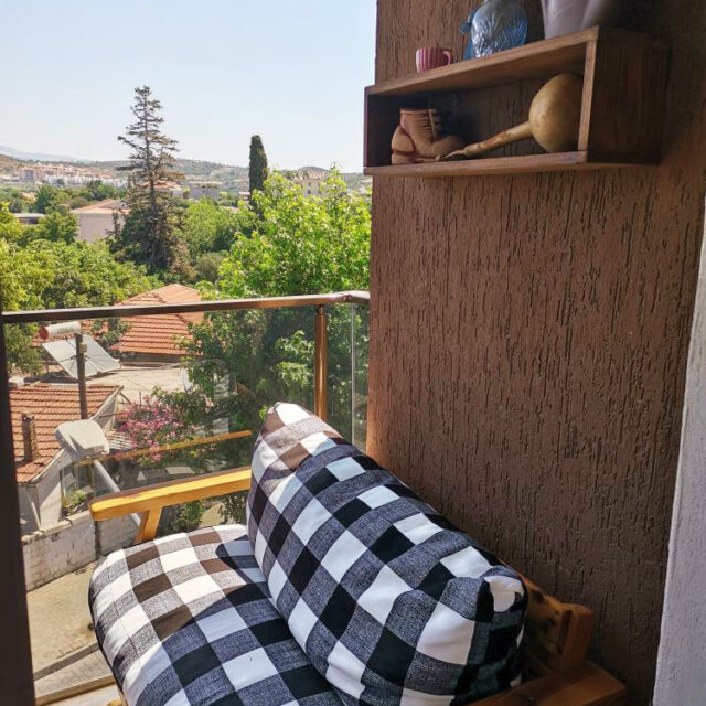 Büyük Siyah Beyaz Pötikare Desenli Kumaş