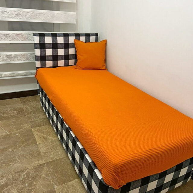 Büyük Siyah Beyaz Pötikare Desenli Kumaş