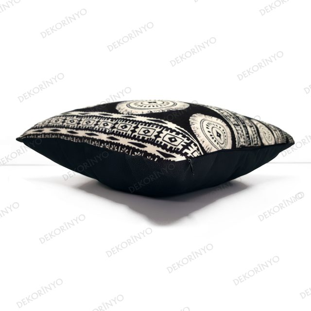 Püskül Görünümlü Bohem Kare Kırlent