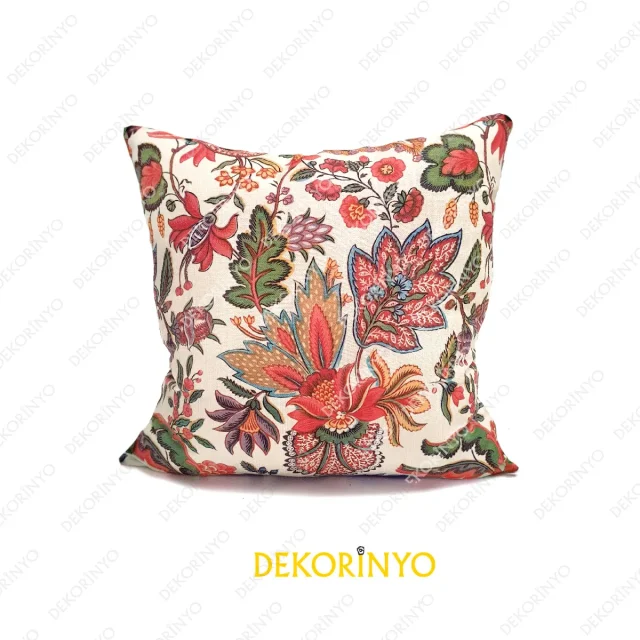 Retro Çiçek Motifli Kare Kırlent