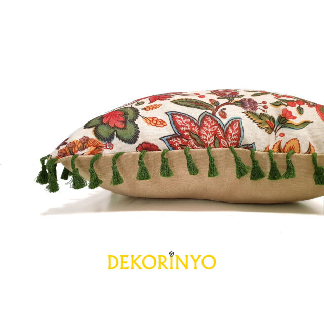 Retro Çiçek Motifli Püsküllü Kare Kırlent