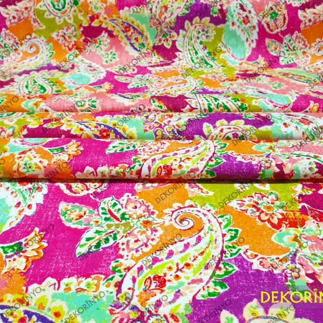 Renkli Şal Desenli Döşemelik Kumaş