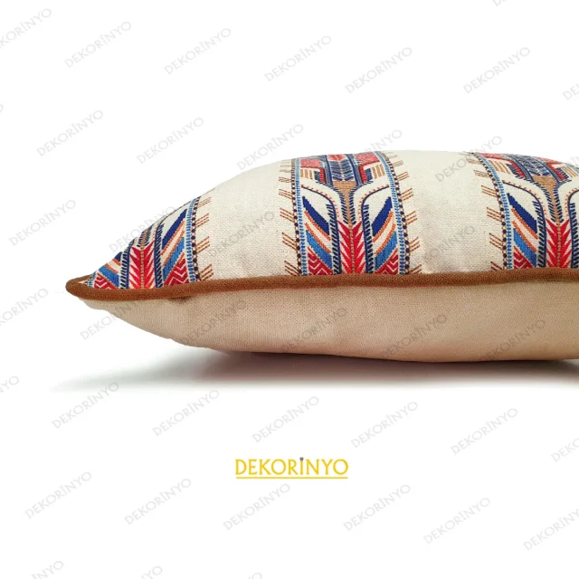 Marin Aztek Motifli Biyeli Kare Kırlent