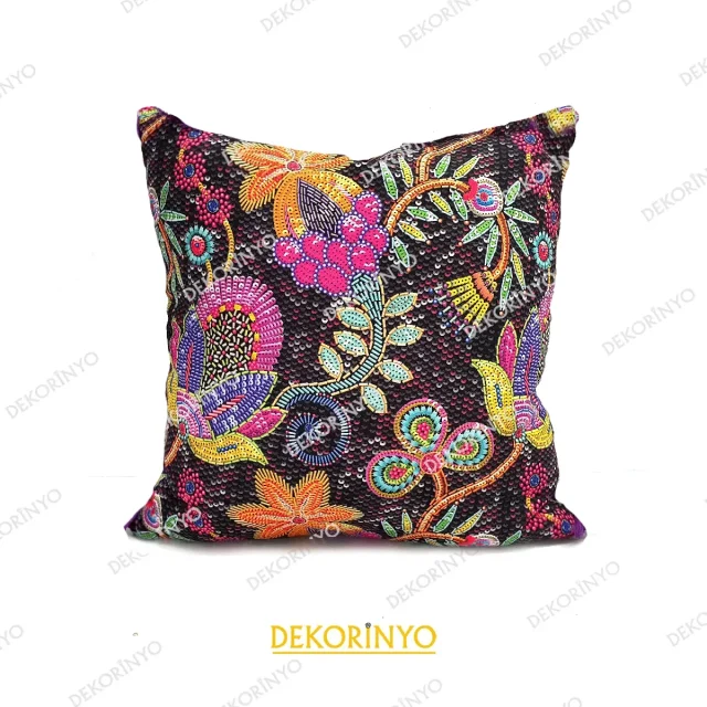 Payet Çiçek Desenli Kare Kırlent