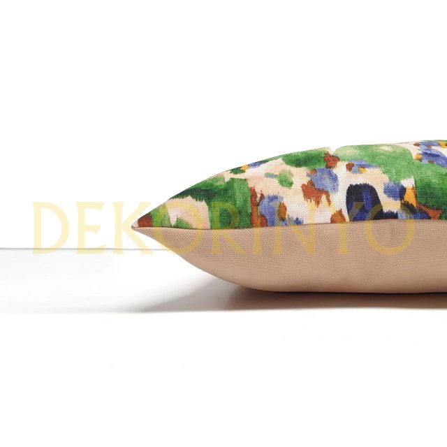 Sulu Boya Batik Çiçek Desenli Kırlent