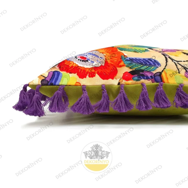 Yaban Çiçekleri Desenli Püsküllü Kırlent