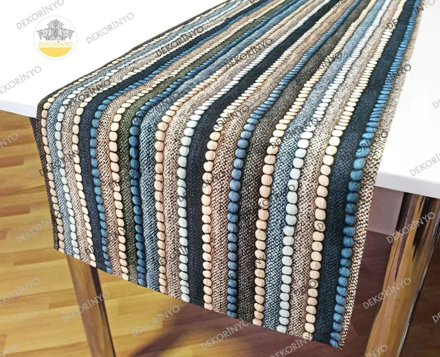 Ponponlu Kilim Desenli Dekoratif Runner