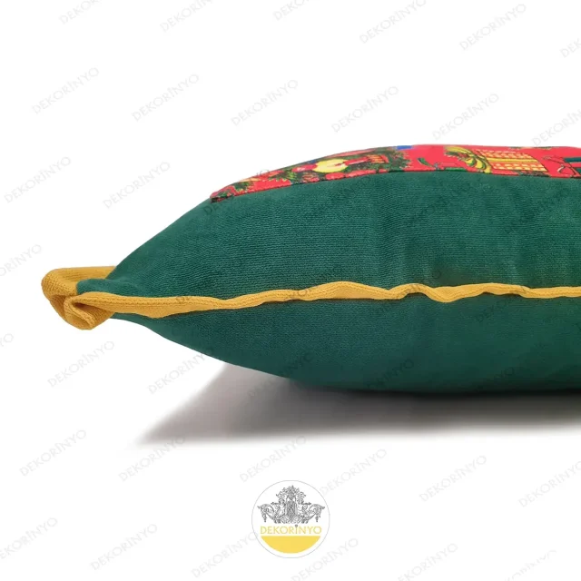 Süslü Çam Ağaçları Desenli Kulaklı Kırlent