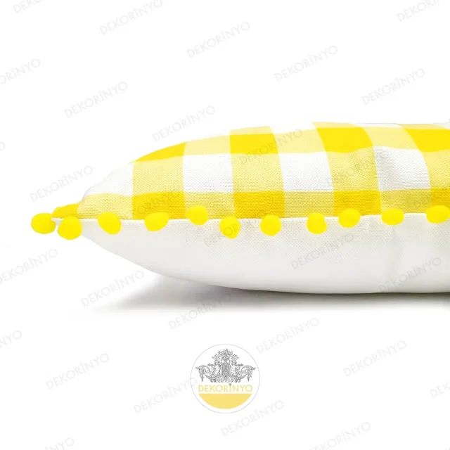 Sarı Pötikare Desenli Ponponlu Kırlent