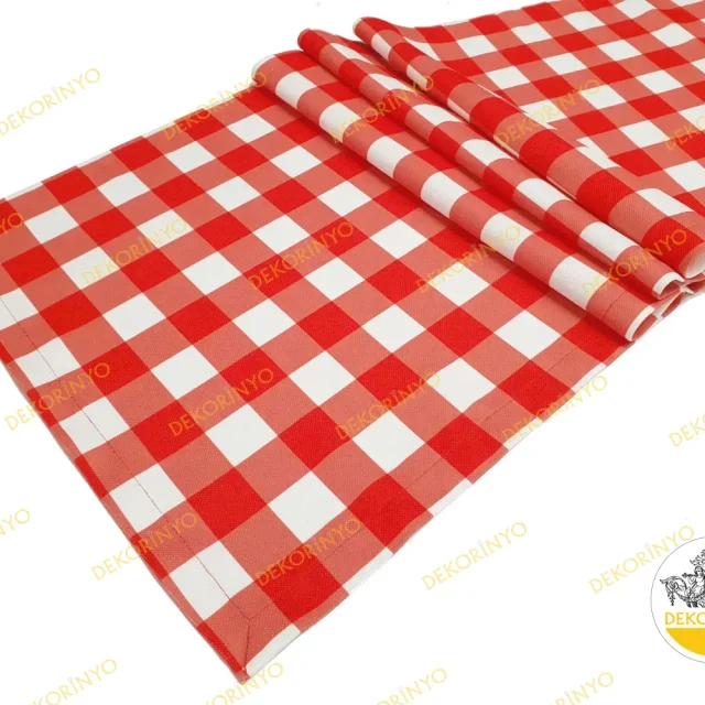 Kırmızı Beyaz Pötikare Desenli Runner