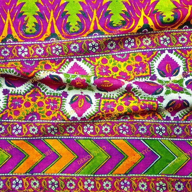 Bohem Soyut Aztek Motifli Döşemelik Kumaş