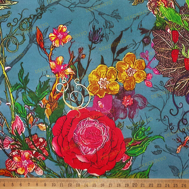 Çiçek Bahçesi ve Kelebekler Desenli Kumaş