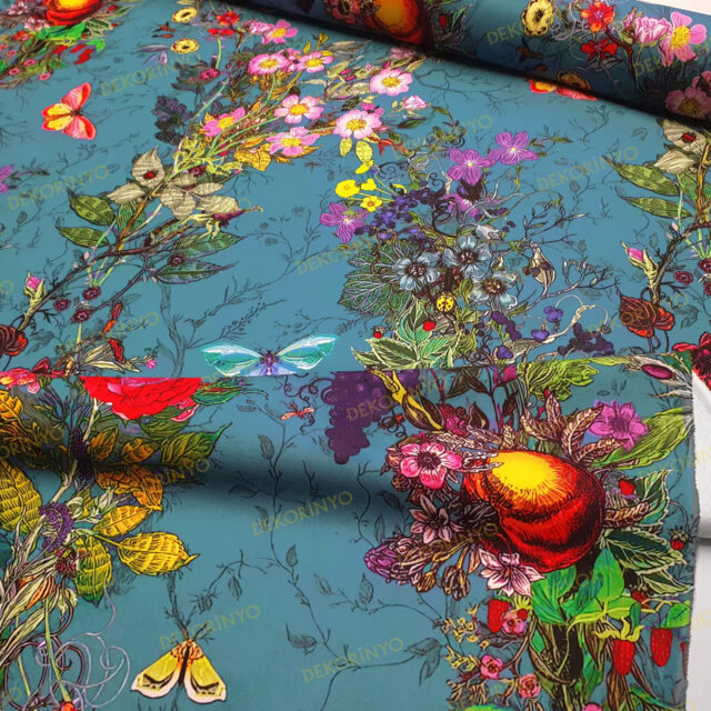 Çiçek Bahçesi ve Kelebekler Desenli Kumaş