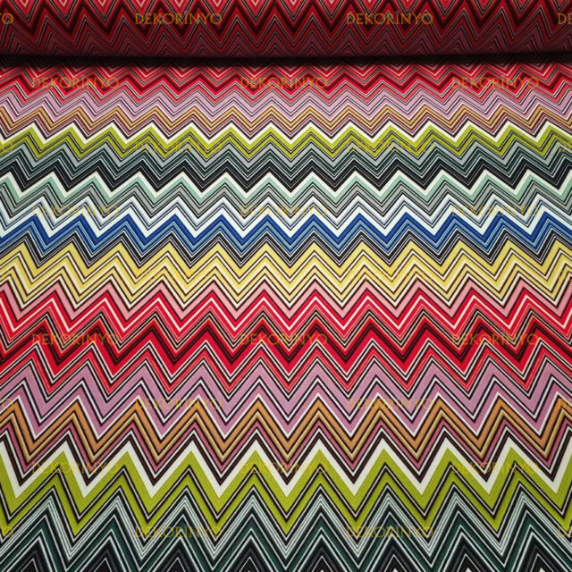 Çok Renkli Zigzag Motifli Döşemelik Kumaş