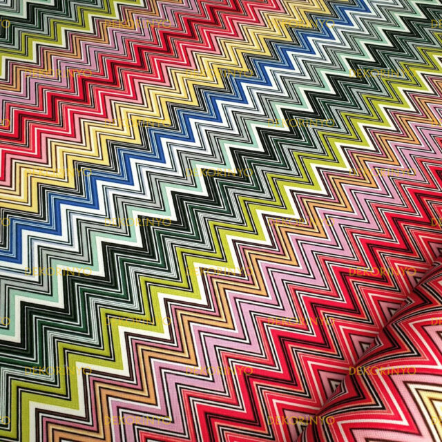 Çok Renkli Zigzag Motifli Döşemelik Kumaş