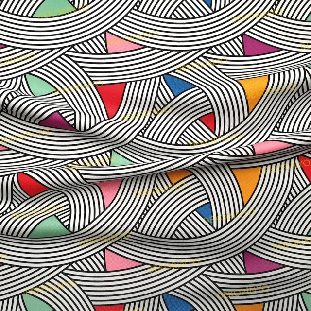 Siyah Beyaz Sarmal Geometrik Motifli Kumaş