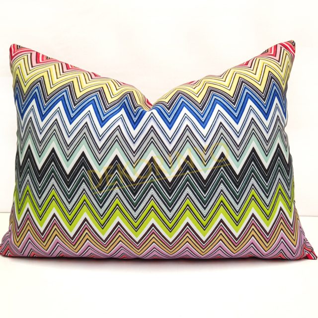 Çok Renkli Retro Zigzag Motifli Kırlent